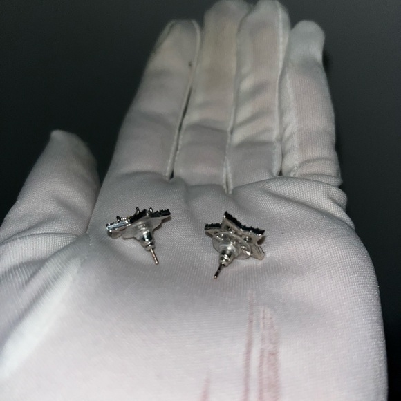 BRAND NEW SILVER DIAMOND STAR EARRINGS‼️ - Picture 8 of 17
